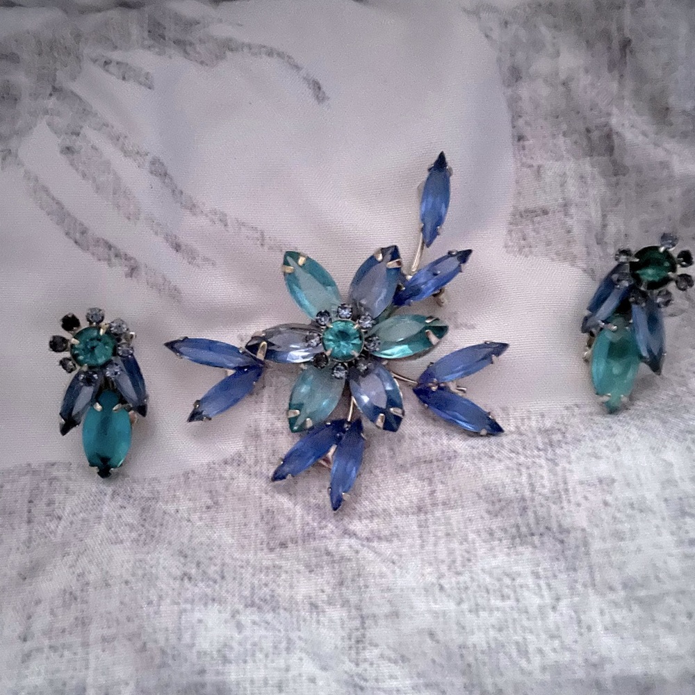 Vintage blues, crystals,brooch & matching earrings